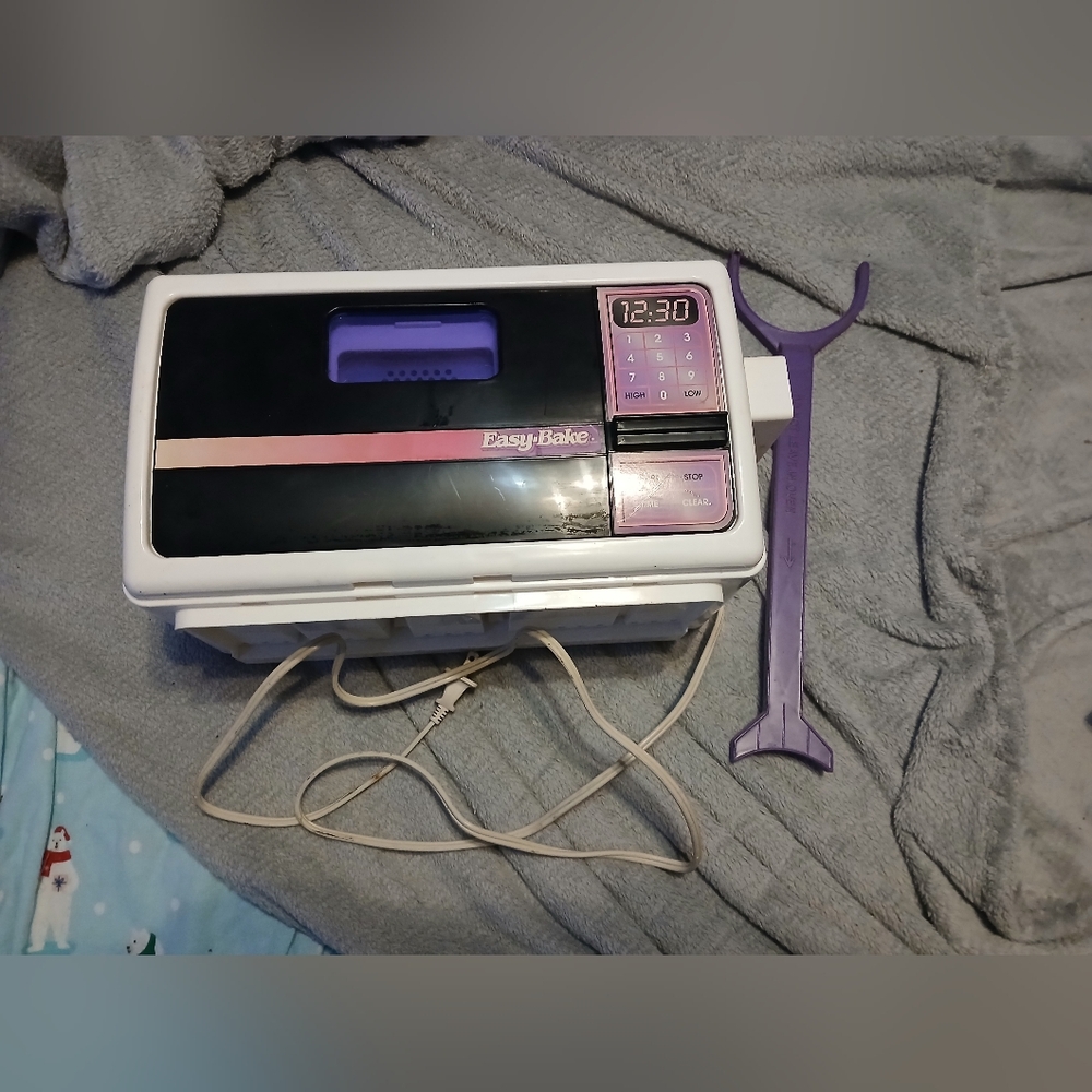 Purple and White Kids Baking Oven